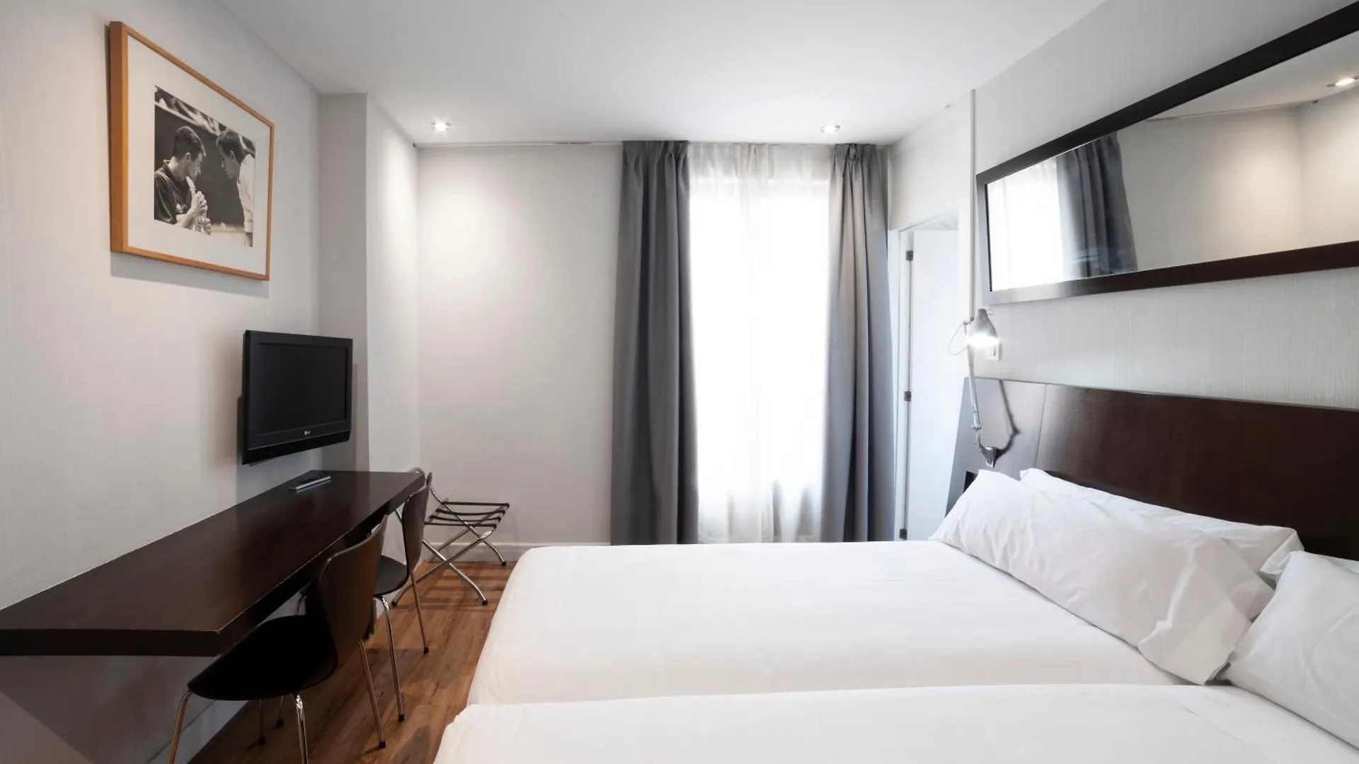 Petit Palace Arana Bilbao 3*,